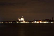 威尼斯的夜晚 - 写景作文100字