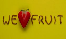 草莓 - 我喜欢的水果作文250字