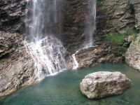 游庐山瀑布 - 描写庐山瀑布壮观美景的作文500字
